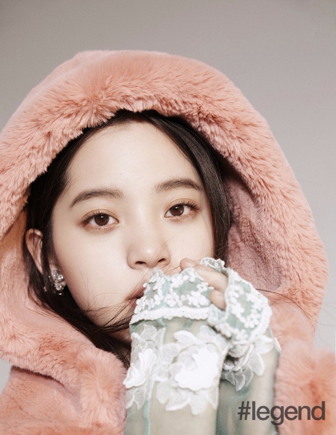 欧阳娜娜登上香港《Legend》2018开年封面,开