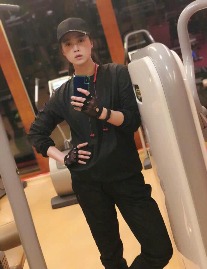 偶遇蒋欣竟退出微胖界，娱乐圈微胖美人就剩她自己