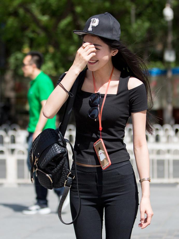 街拍紧身裤, 阳光气质想起了中学时代的初恋