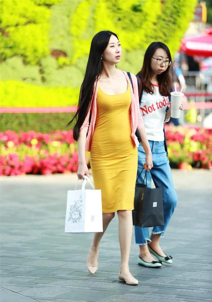 为何街上很多女人十分迷人, 因为她们在穿搭方面下了功夫