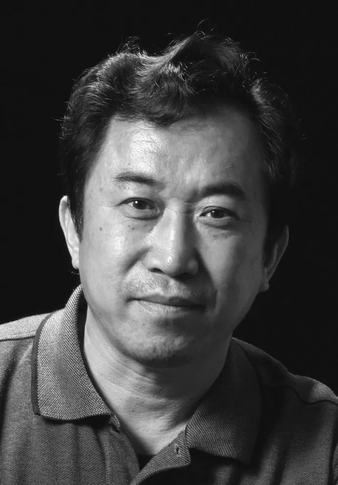 如雷贯耳,备受敬重的男人 26年前,正是他的眼睛 发现了"大眼睛" 作为