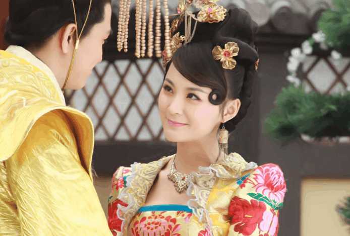 这个妹子会火吗？出演杨幂闺蜜“夏杉杉”，曾被网友“出柜”
