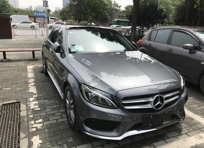 花36万买辆奔驰c200l, 美女直呼月光石灰的车身颜色最