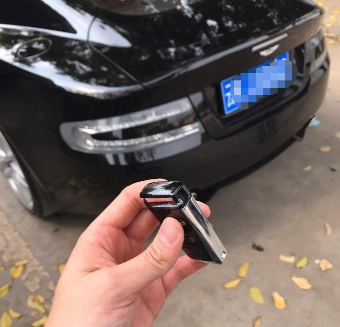 花260万远赴云南提阿斯顿马丁