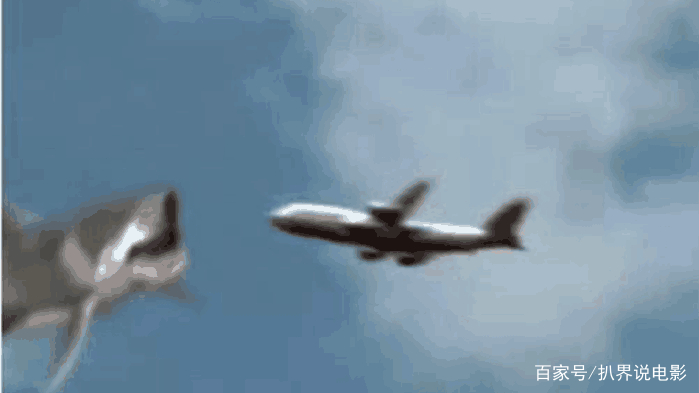 美国恐怖灾难片《噬人鲨斗大乌贼》, 带你看两