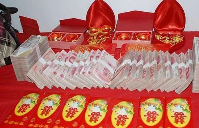 当女友家里向我索要高昂的彩礼钱时,我还有必