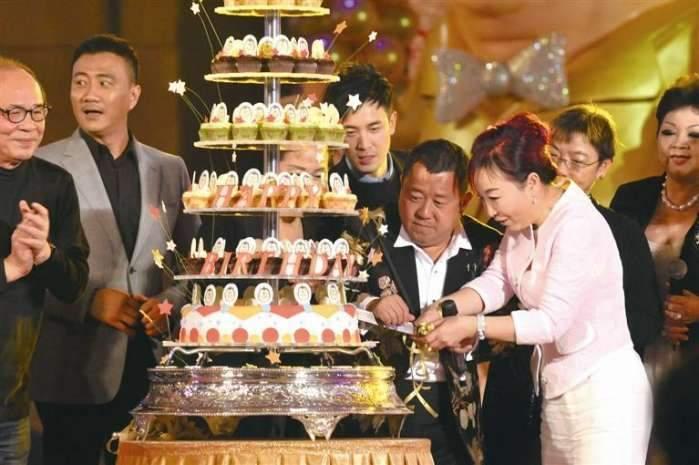 曾志伟、成龙、周润发差距有多大? 看看他们的60大寿就知道了