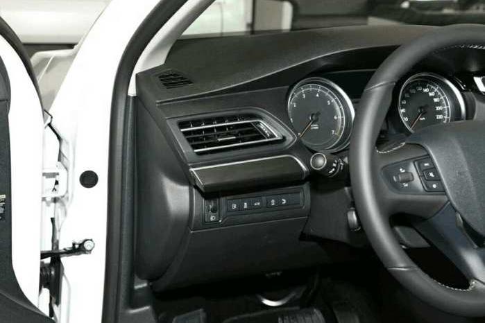 标致408自动启停键无法实现盲操，操作人性化应被重视