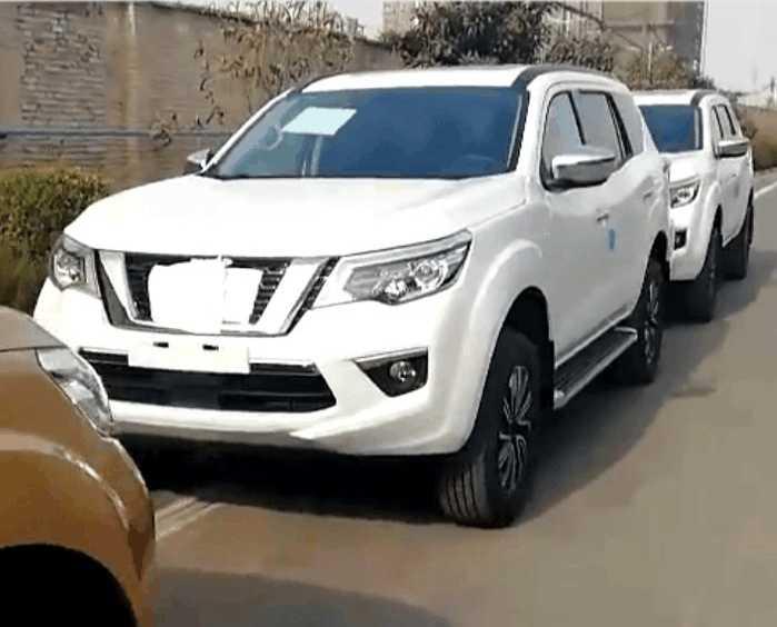 18款日产帕拉丁抵达4S店