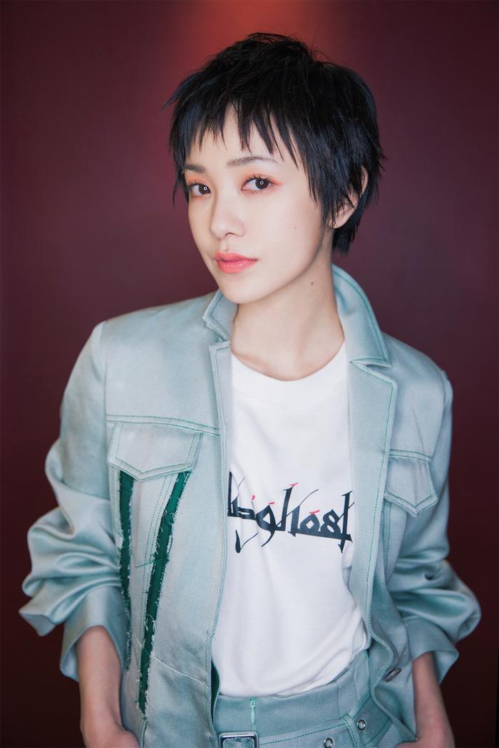 郭采洁被称为短发女王 喜欢她吗?