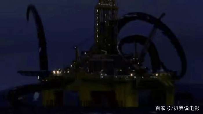 美国恐怖灾难片《噬人鲨斗大乌贼》, 带你看两