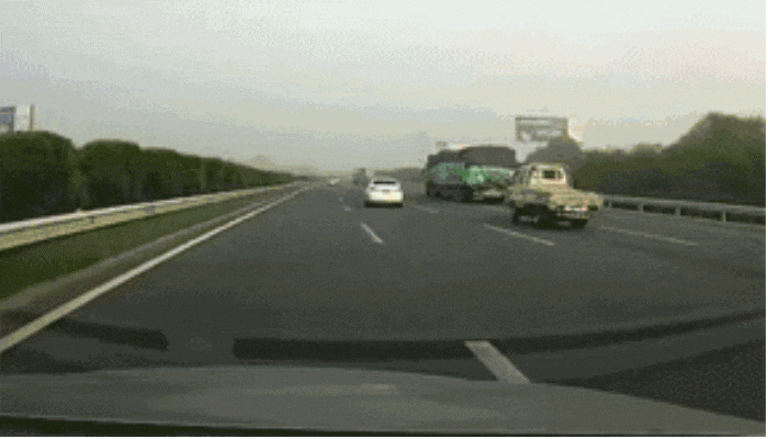 壁纸 道路 高速 高速公路 公路 桌面 700_400 gif 动态图 动图