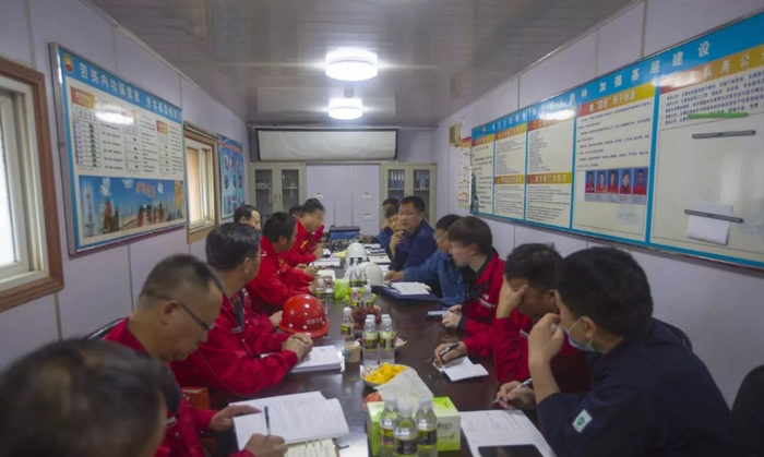 中国第一口干热岩开发试验井在海南首钻开机