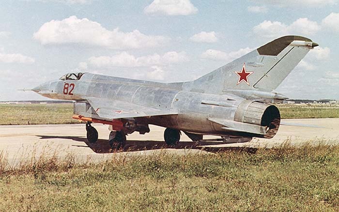 最初的米格-23:米格设计局E-8技术验证机