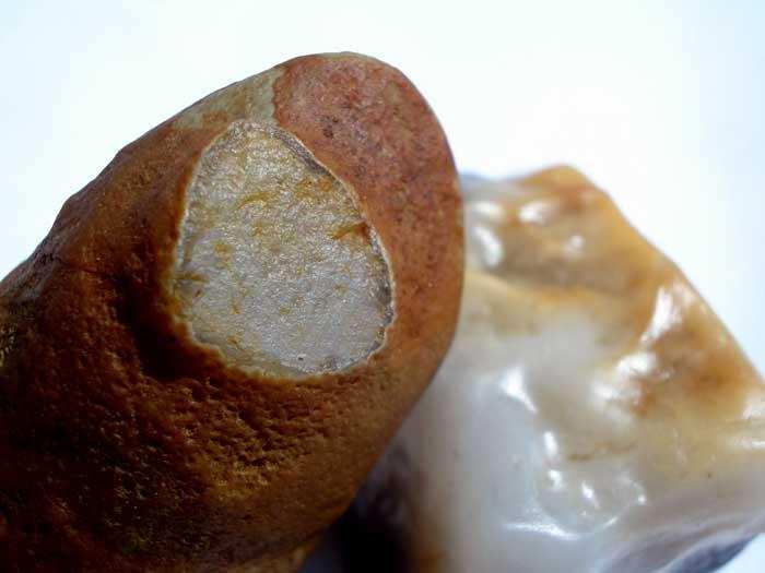 这块石头让农村大爷一夜暴富,究竟是什么样的