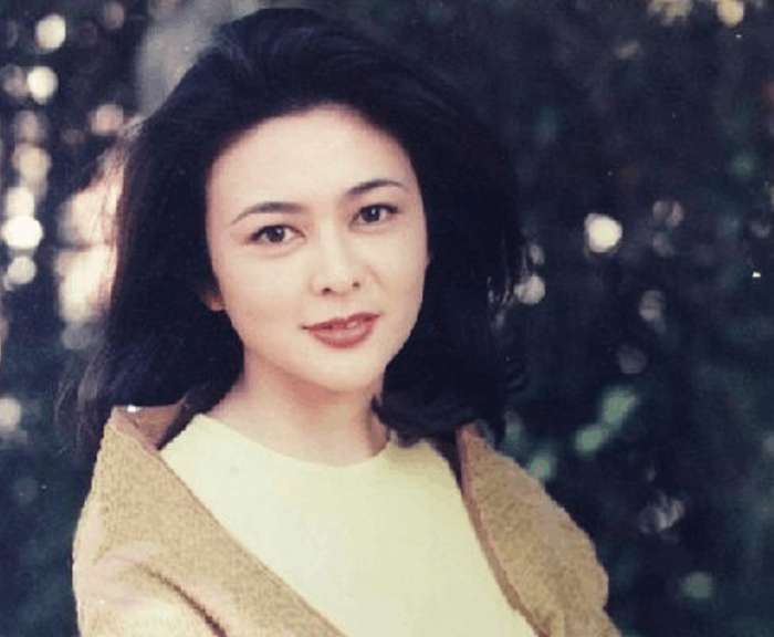 55岁关之琳在被塞高尔夫前, 都做过那些不为人知的事!