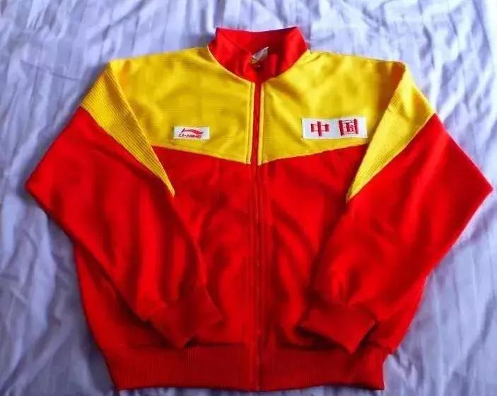 我穿这样的李宁, 你还会嘲笑我配不上穿巴黎世