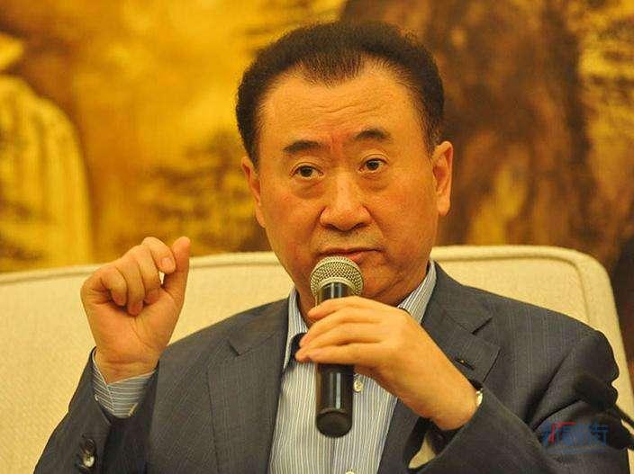 王健林痛失两大将！许家印1500万年薪