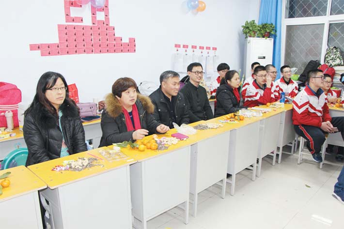 衡水十三中开展丰富多彩的庆祝活动迎接2018年