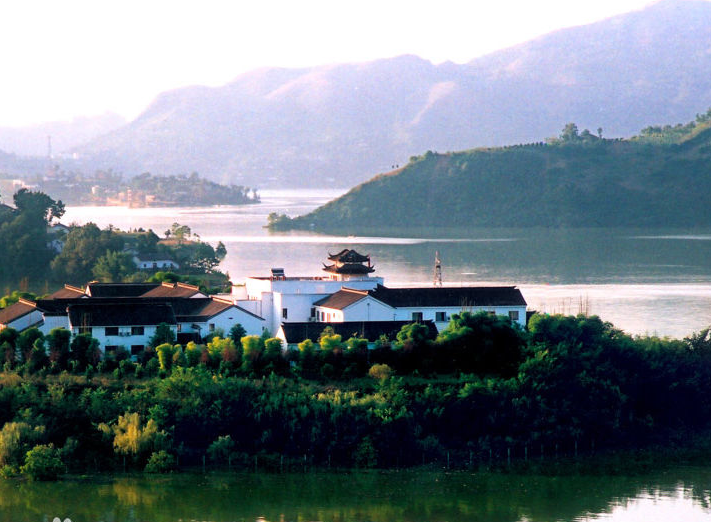 陕西横跨黄河和长江两大流域中部,被称为东方