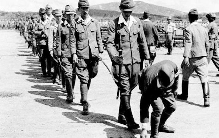 二战时期, 日本军官都喜欢佩戴一把军刀, 其中到底有何寓意?