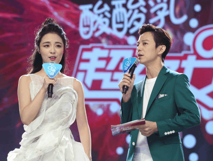 何炅老婆正面照流出, 原来何炅每天面对这样的女人