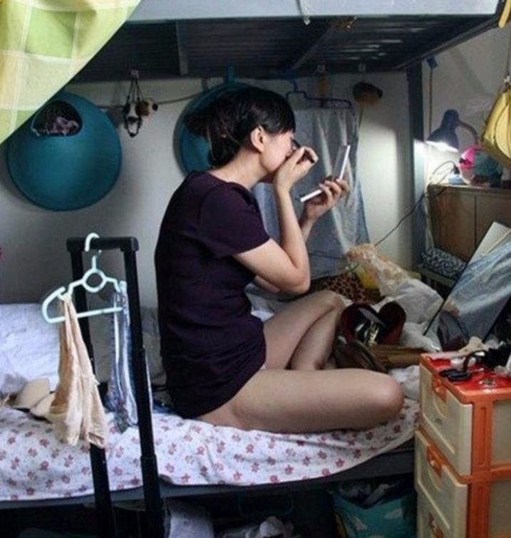 脱掉工作服后的空姐,私生活被非知名驴友曝光,网友看了心酸