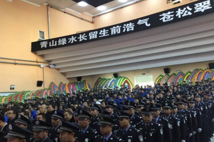 直击:人民守护神赵天昱葬礼,身中21刀牺牲,母亲