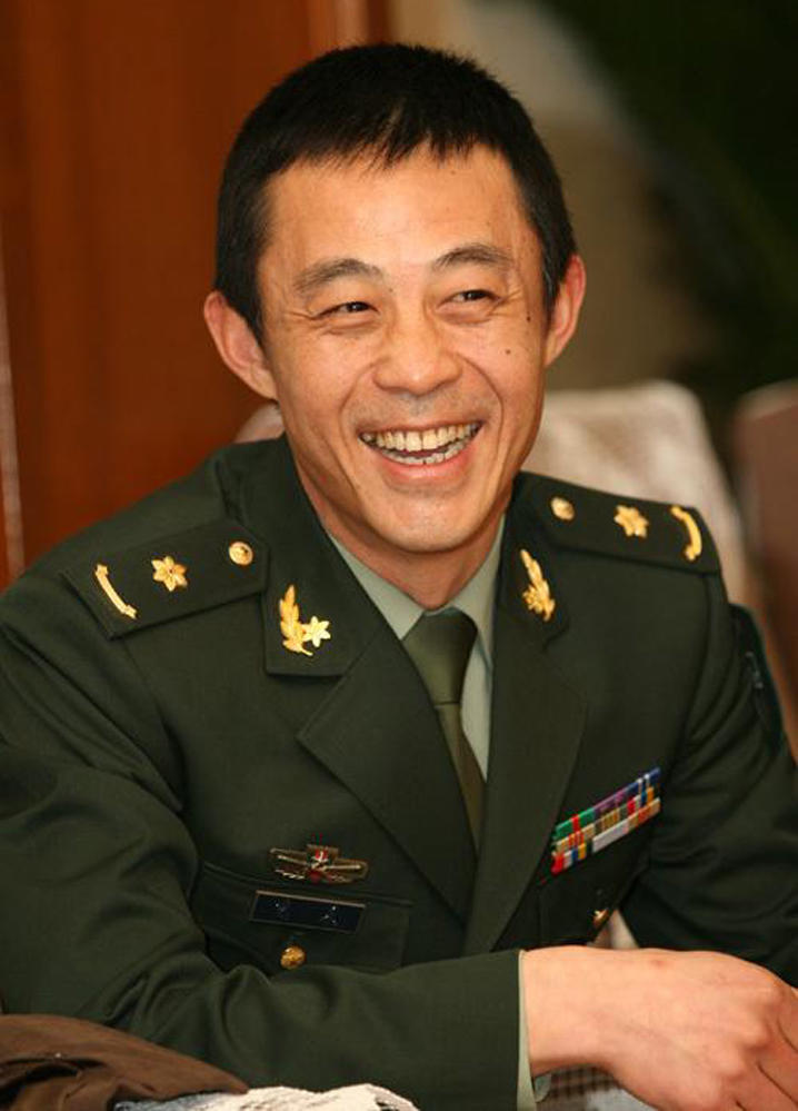 难怪他演特种兵这么像,原来是正牌的军人演员|侯勇|兵