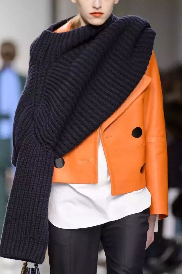 冬天要用围巾凹造型,怎么系得好看呢?