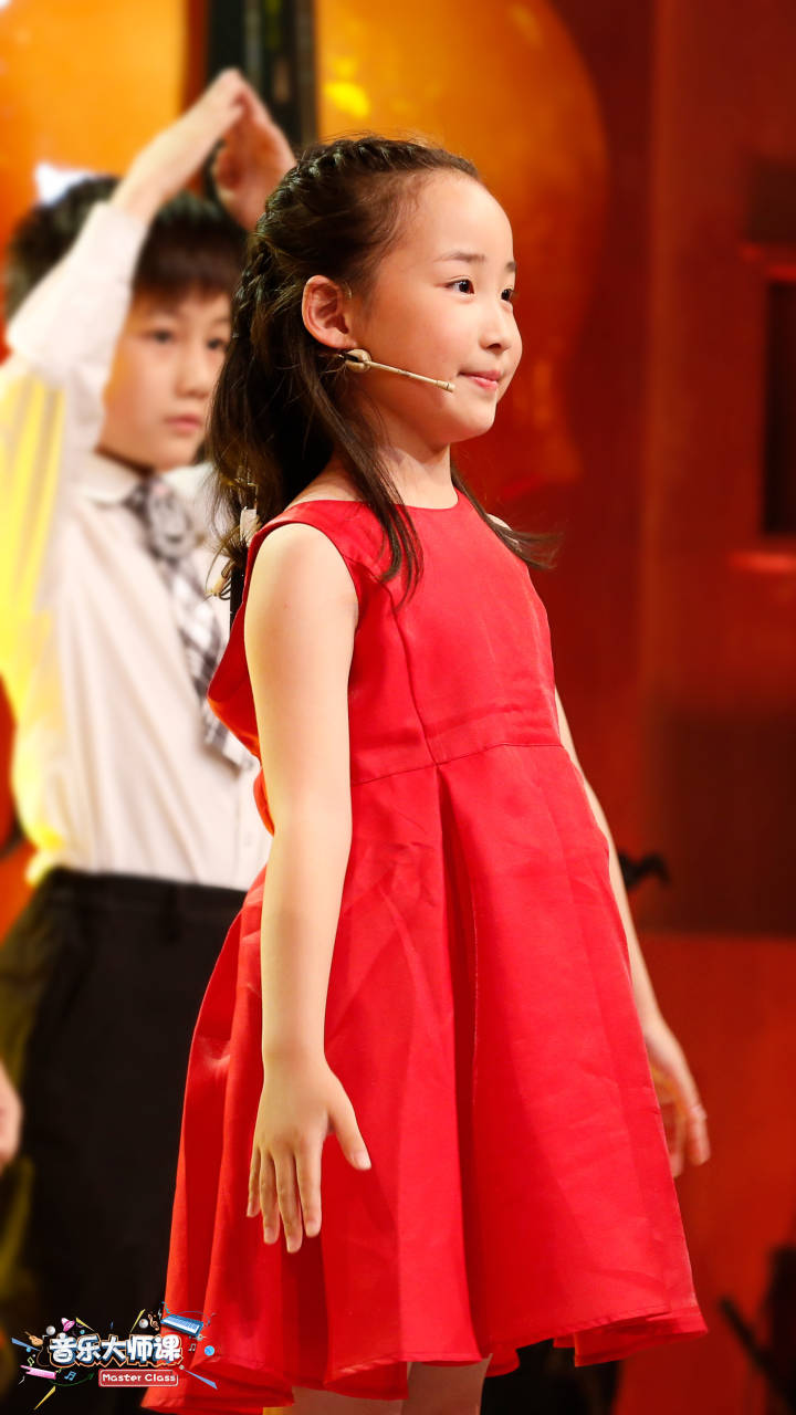 多次参加电视台演出唱歌 长相甜美可人 淮北人热捧唐子宜