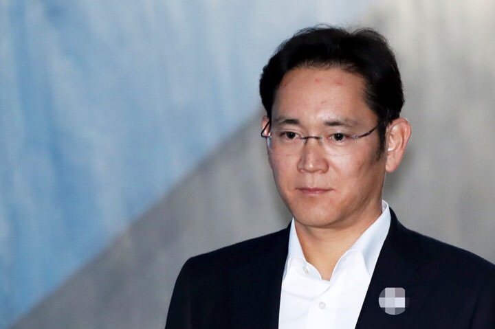 三星太子行贿案二审宣判:李在镕获刑2年半缓刑4年 当庭释放