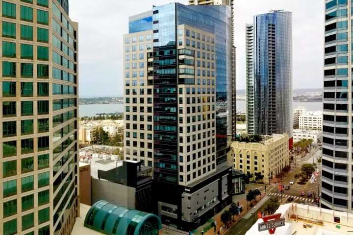 在国外住酒店怎么订比较实惠?