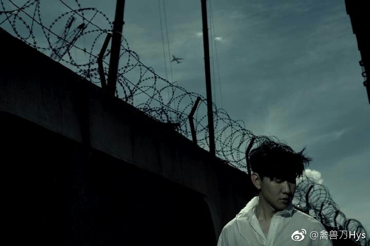 如何评价林俊杰的新歌《黑夜问白天》?