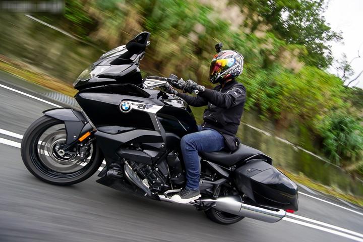 本田金翼最大竞争对手, 新款宝马K1600B试驾