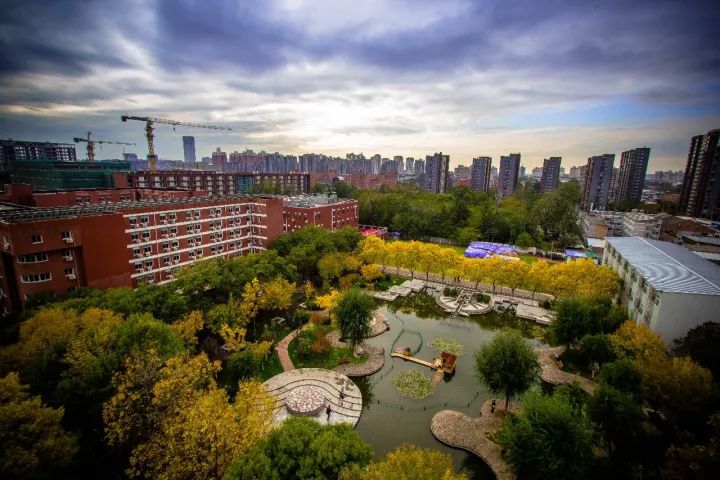 首都经济贸易大学毕业生去哪儿了:年薪9.19万元,85%留