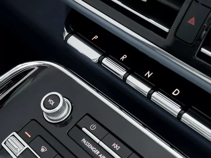 并不是所有的大块头都能满足大家的胃口！比如林肯领航员