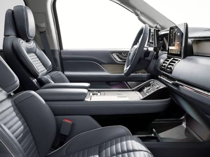 并不是所有的大块头都能满足大家的胃口！比如林肯领航员