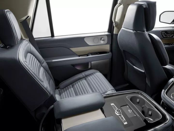 并不是所有的大块头都能满足大家的胃口！比如林肯领航员