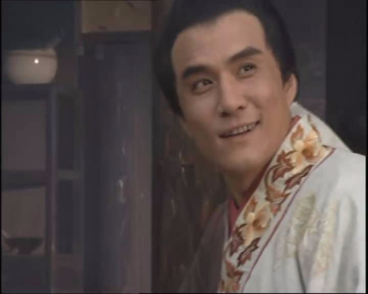 《水浒传》中,西门庆看中了武大郎的老婆潘金莲,于是不仅背着武大郎和
