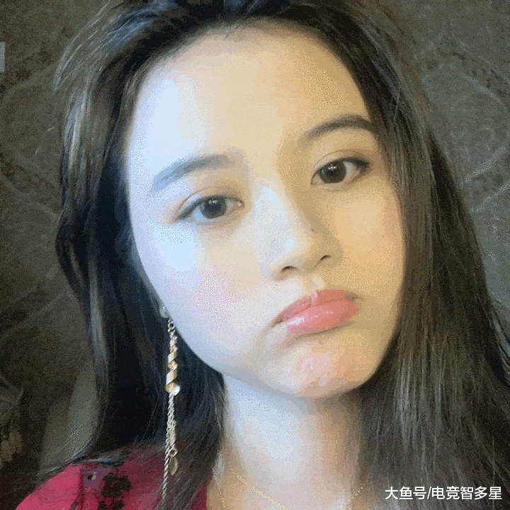 虎牙送蛇哥新年2400万