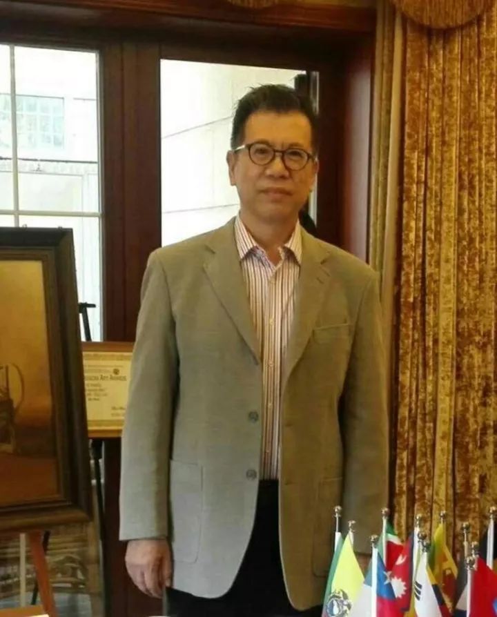 自由行走跨界艺术家 美国艺术大奖赛获奖者——何永福