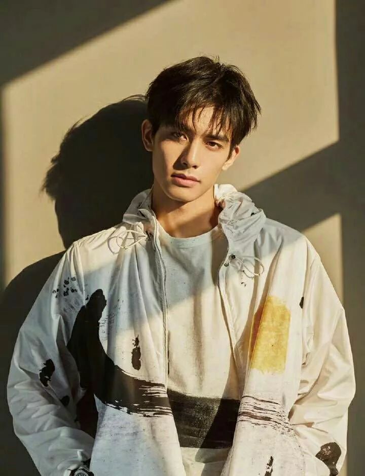 99年出生的四位男星:宋威龙有前任,吴磊拍吻戏只有王俊凯比较纯