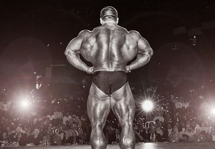 最贵的私教是怎样帮会员把肩练好?不仅变宽那