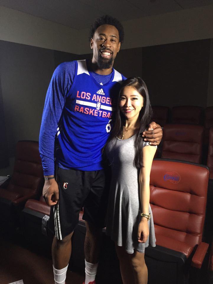 明星与nba球星合影:霍华德二头肌跟黄晓明头一样大!