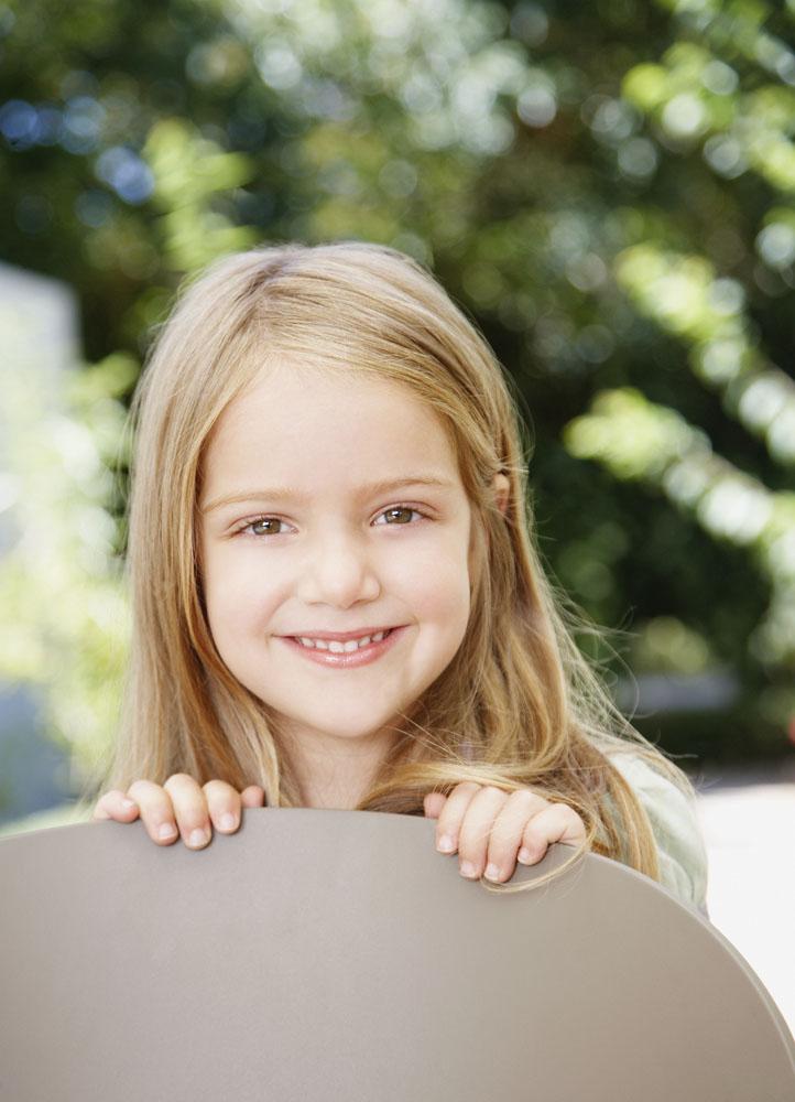 美国小女孩因算错数学题, 父亲一气之下用竹竿和数据线将女儿打死