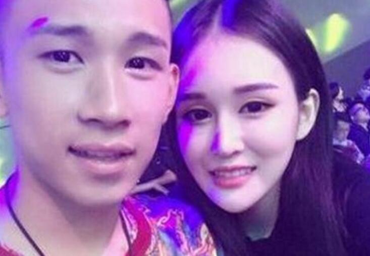 MC天佑被禁播后竟一脚踹开向华强抱陈慧敏大腿网友:都不会买你帐