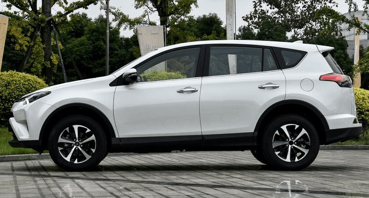 19万提车丰田rav4荣放, 2.0cvt两驱风尚版, 空间和油耗最满意!