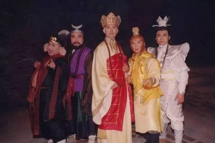 《西游记后传》中每个镜头都要反复播三次,你们不知道是为什么?