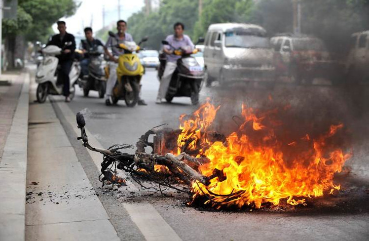 2018电动车新规,不论新旧,不合格一律报废,网友